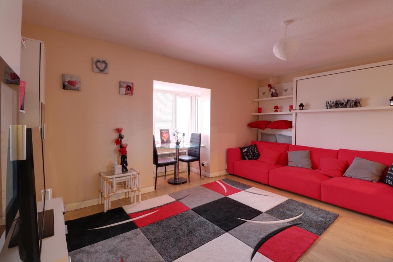 Luxury Studio Apartment Northolt  Екстериор снимка