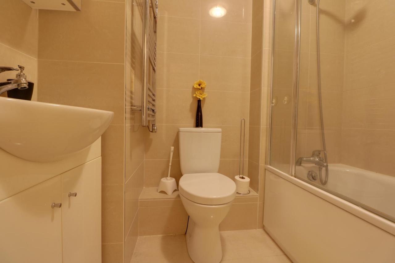Luxury Studio Apartment Northolt  Екстериор снимка